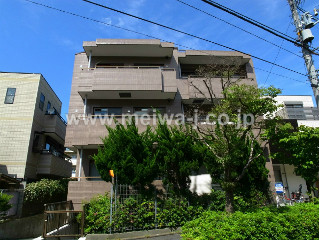 葵マンションの外観