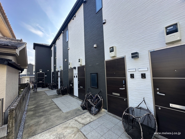 S-3354美好町3丁目売りアパート外観2